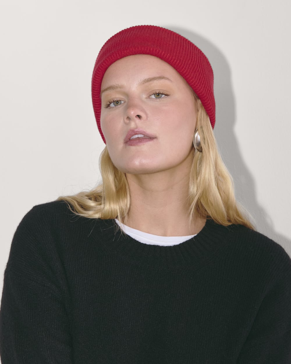 womens-gifting-beanie-classic-red | alt