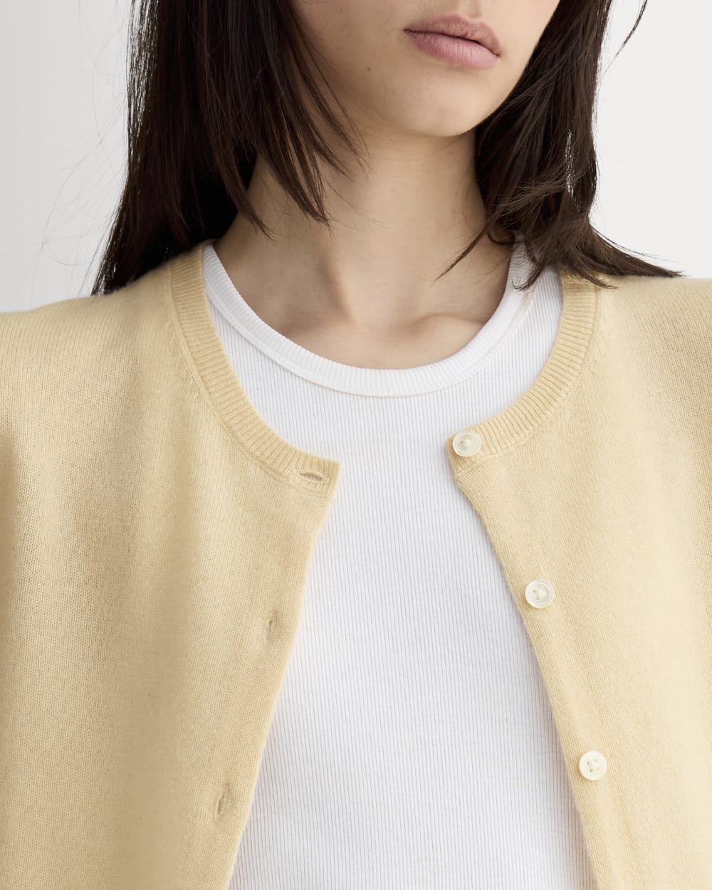 womens-cashmere-classic-crew-cardigan-creme
