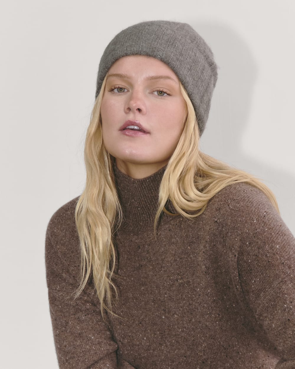womens-alpaca-beanie-2-taupe-melange | primary