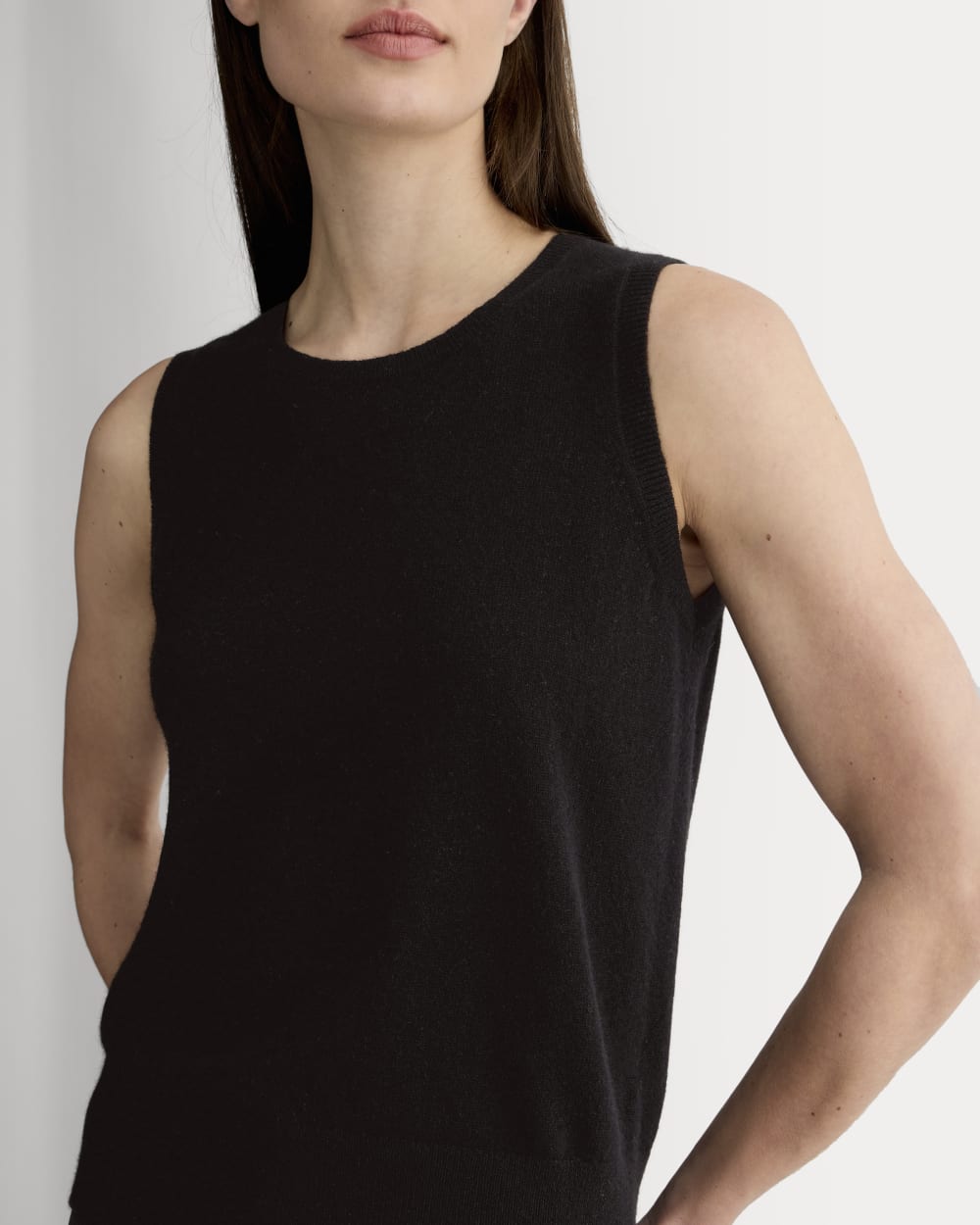 womens-cashmere-classic-sweater-tank-black