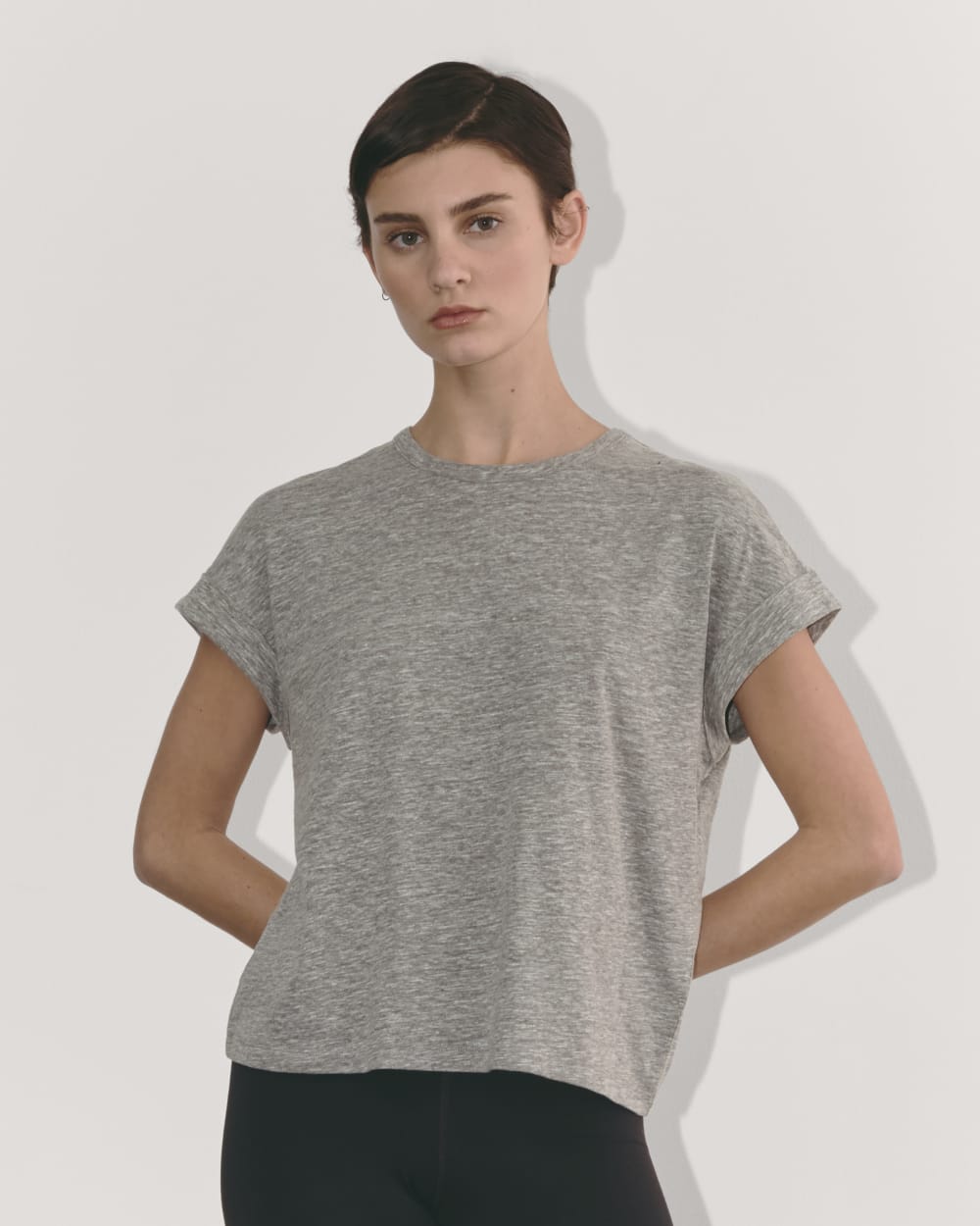 womens-perform-tee-heathered-black | primary