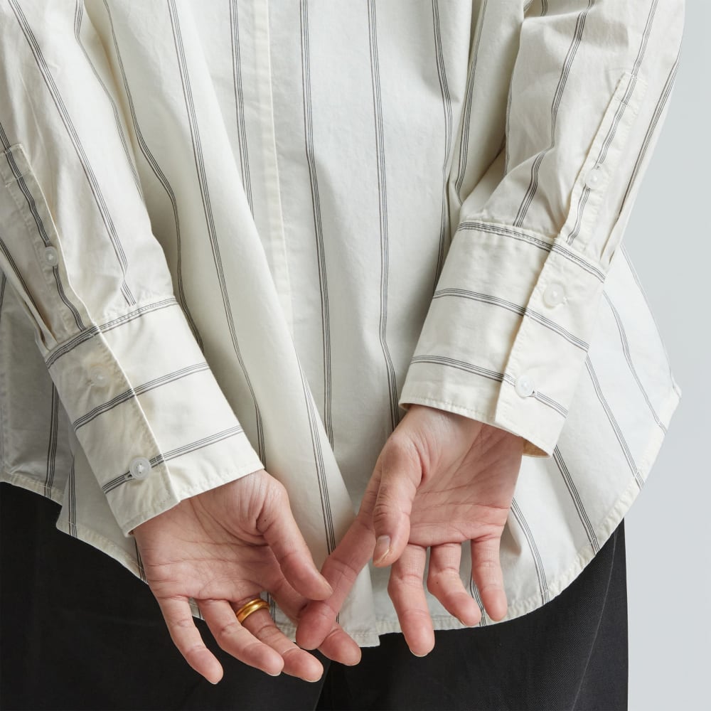 womens-oversized-poplin-shirt-black-canvas-tan