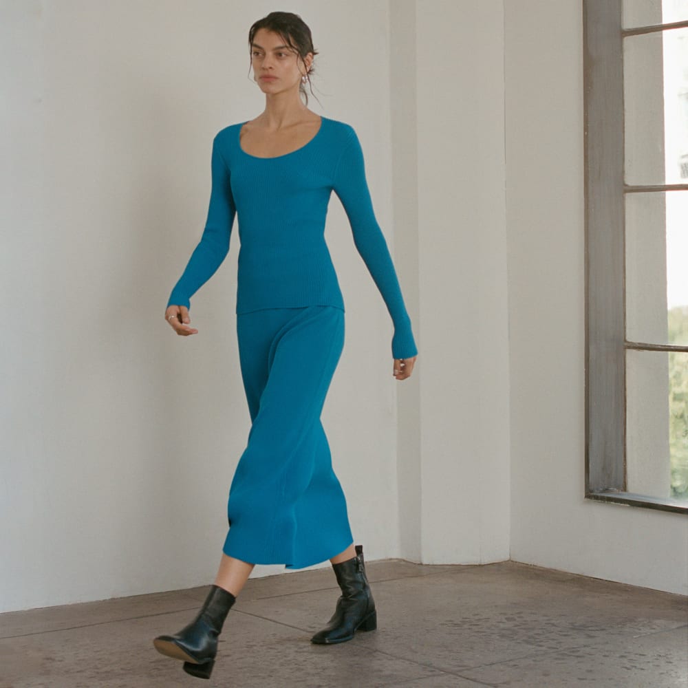 womens-ribbed-knit-skirt-brilliant-blue