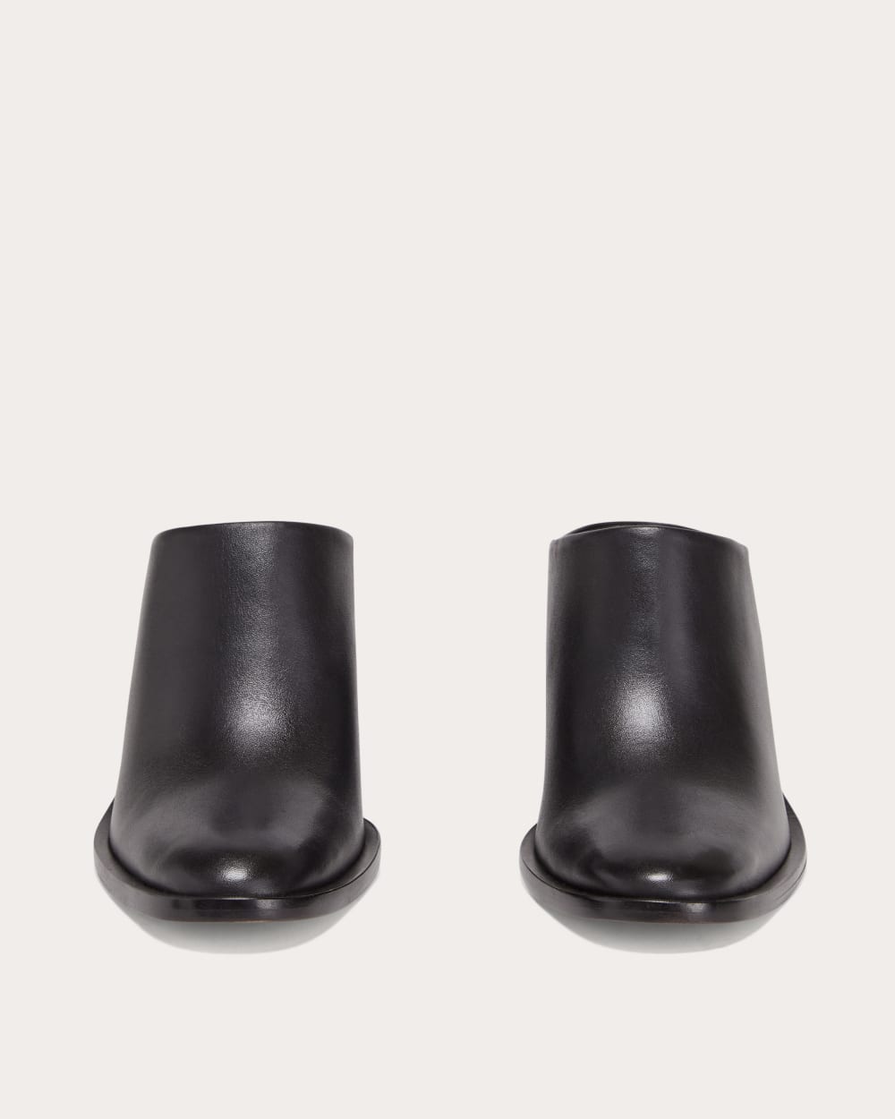 womens-outlaw-mule-black