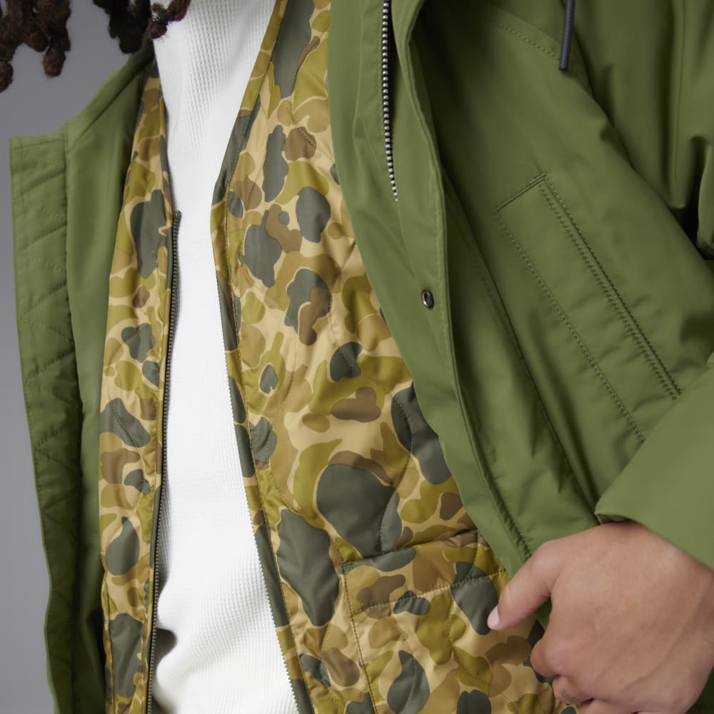 mens-renew-liner-vest-fennel-seed-camo