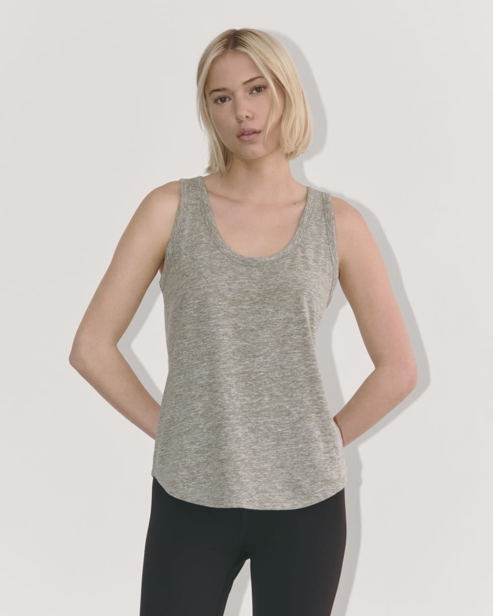 womens-perform-tank-heathered-olive | primary