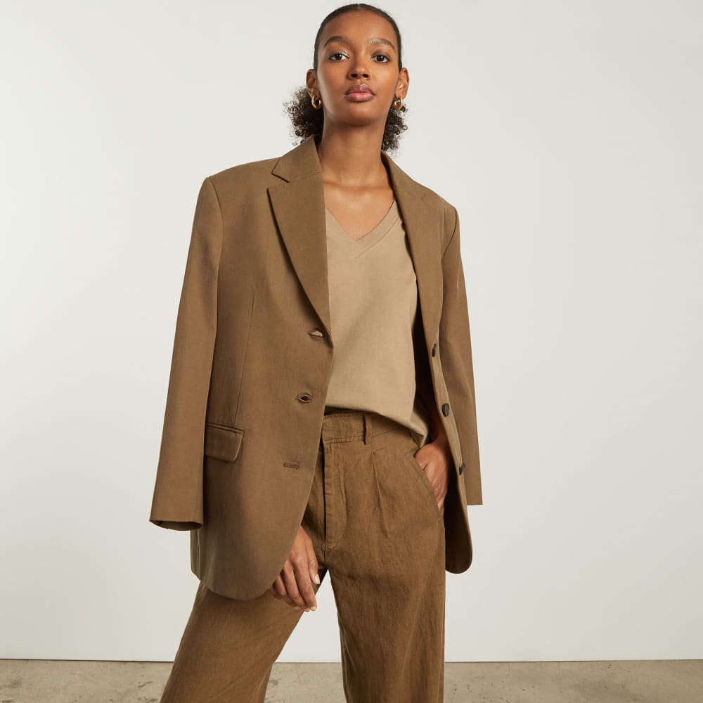 womens-organic-ctn-boxy-v-tee-iced-coffee