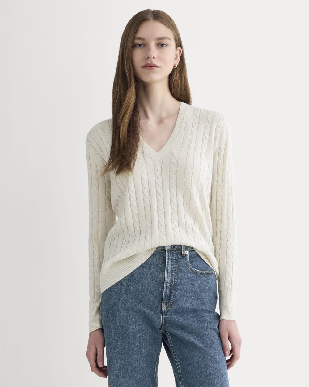 womens-cable-v-neck-in-cotton-cashmere-birch | primary