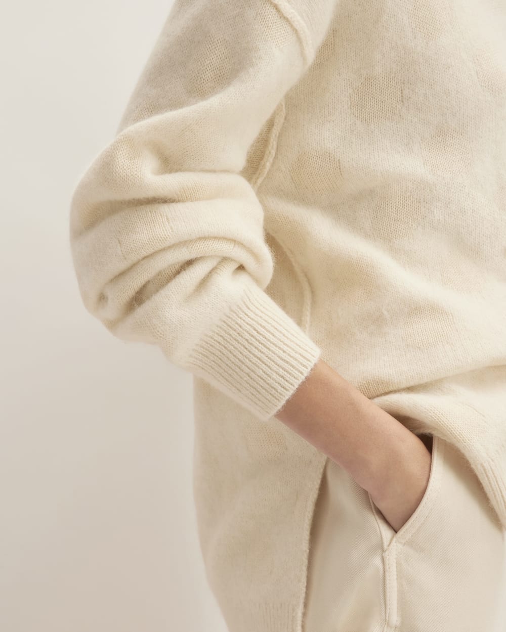 womens-alpaca-polka-dot-oversized-crew-snow-canvas