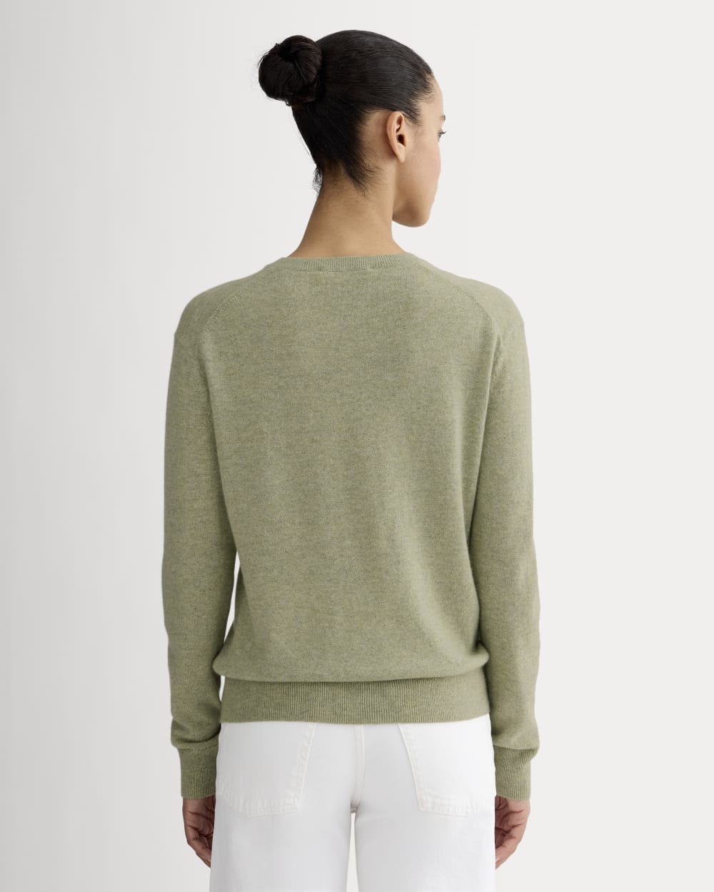 womens-cashmere-classic-crew-sweater-light-heathered-moss