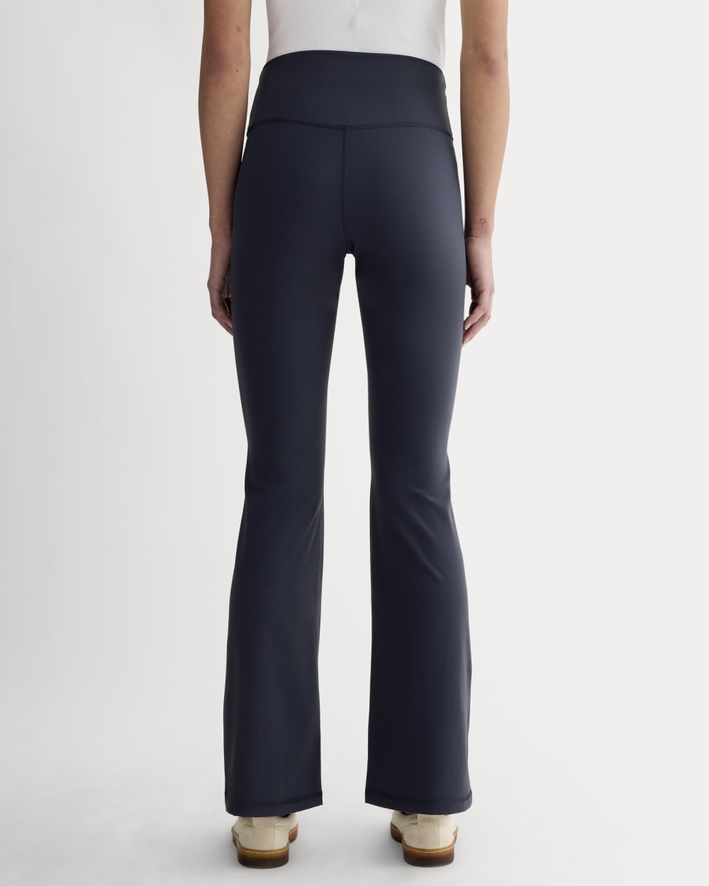 womens-perform-flare-legging-navy