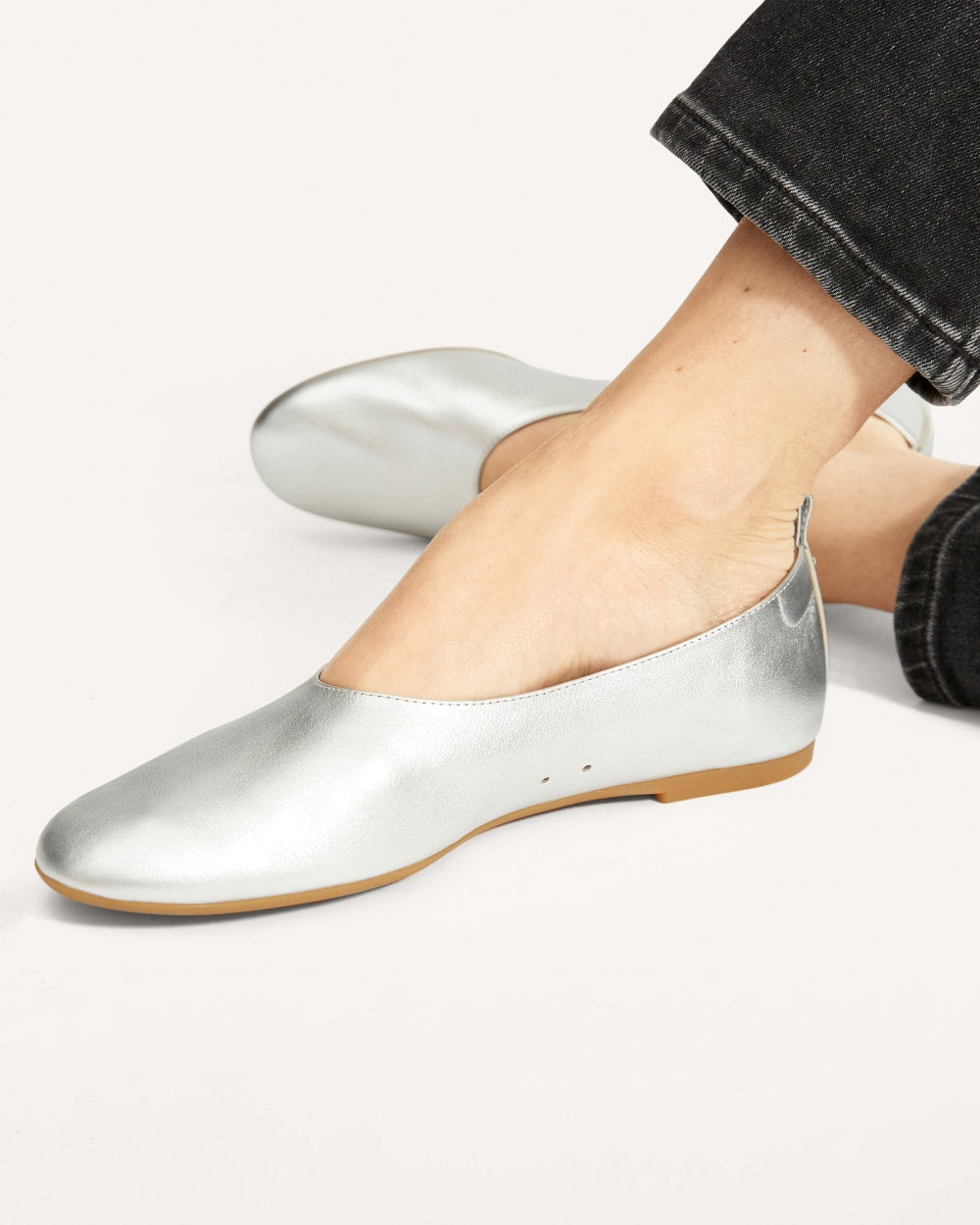 womens-day-glove-silver | alt