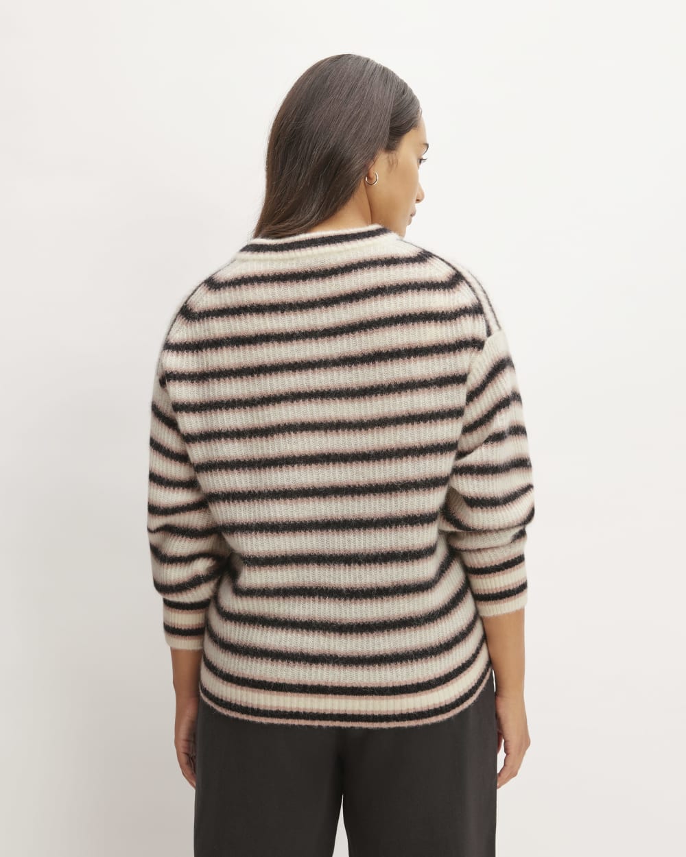 womens-alpaca-crew-black-creme-bone