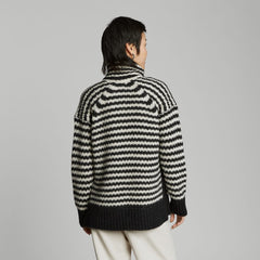 womens-light-chunky-turtleneck-black-oatmeal