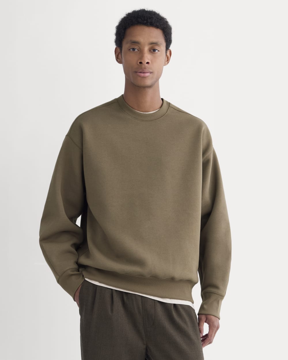 mens-luxe-fleece-crew-pullover-deep-taupe | primary