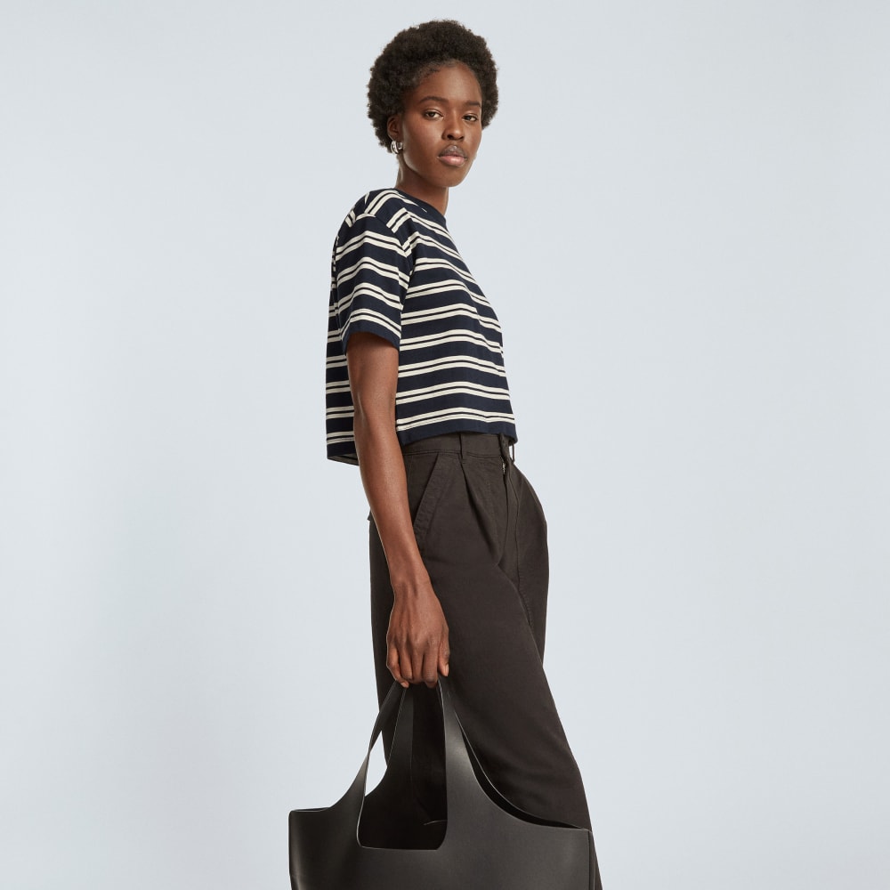 womens-organic-cotton-cropped-tee-navy-tan