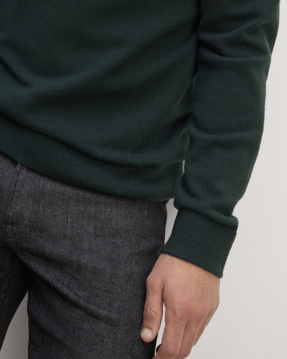 mens-cashmere-crew-scarab