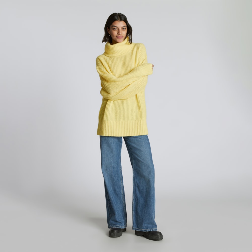 womens-alpaca-oversized-turtleneck-lemon