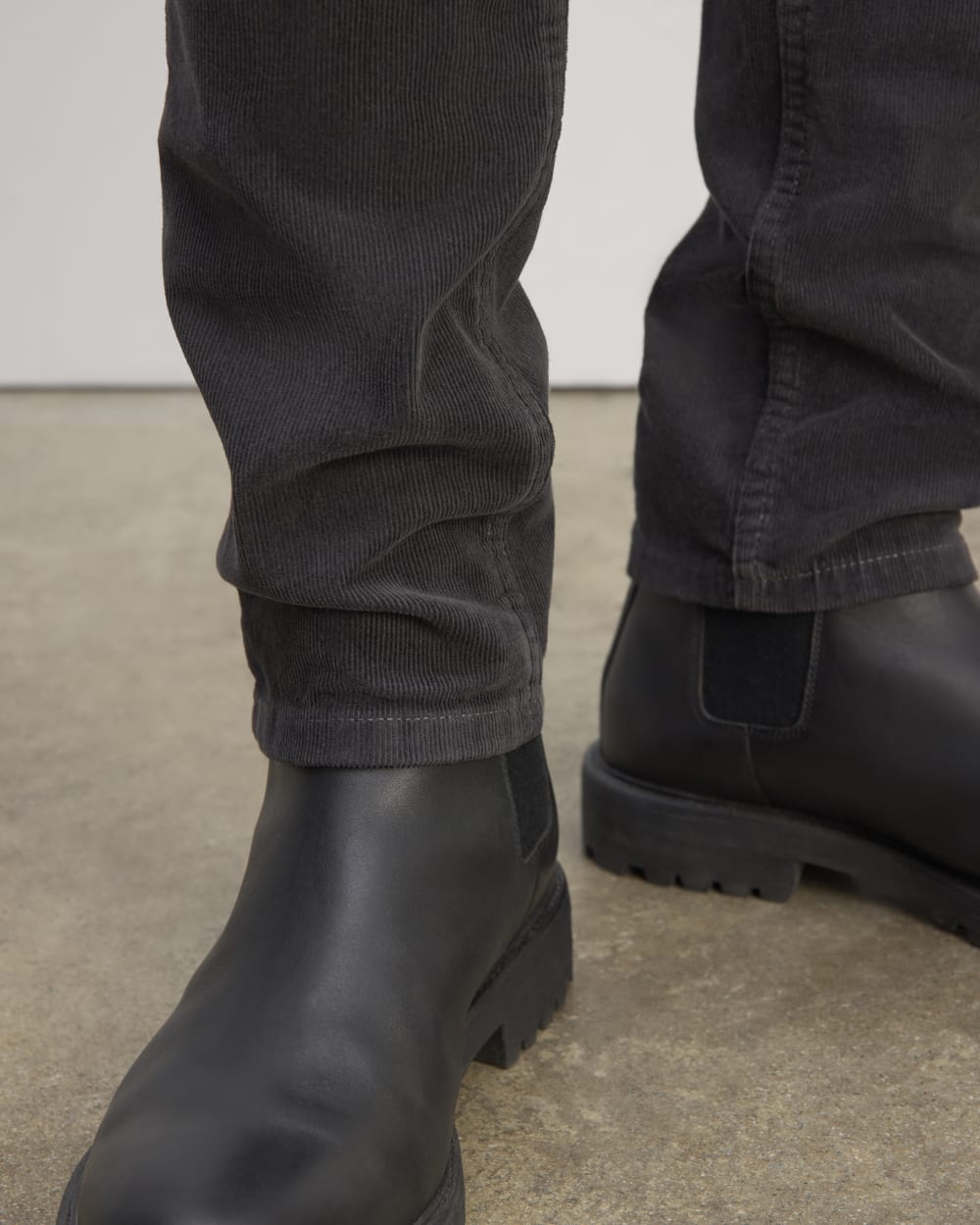 mens-pocket-pant-corduroy-graphite