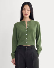 womens-cashmere-in-cropped-cardigan-forest-green | primary