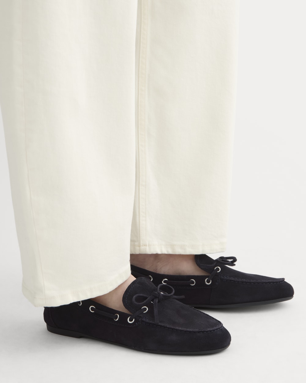 womens-boat-shoe-navy-suede