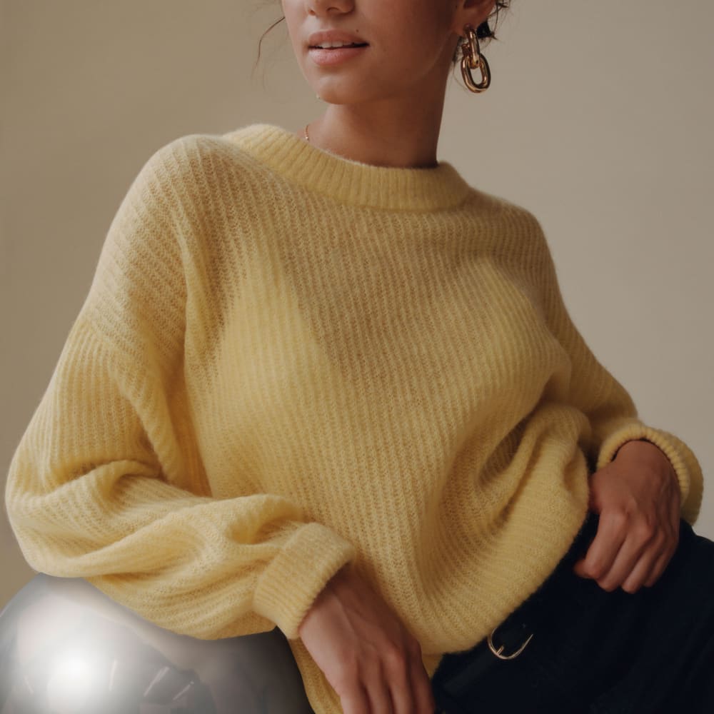 womens-alpaca-crew-light-lemon