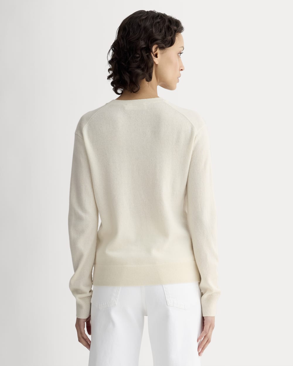 womens-cashmere-classic-crew-sweater-bone