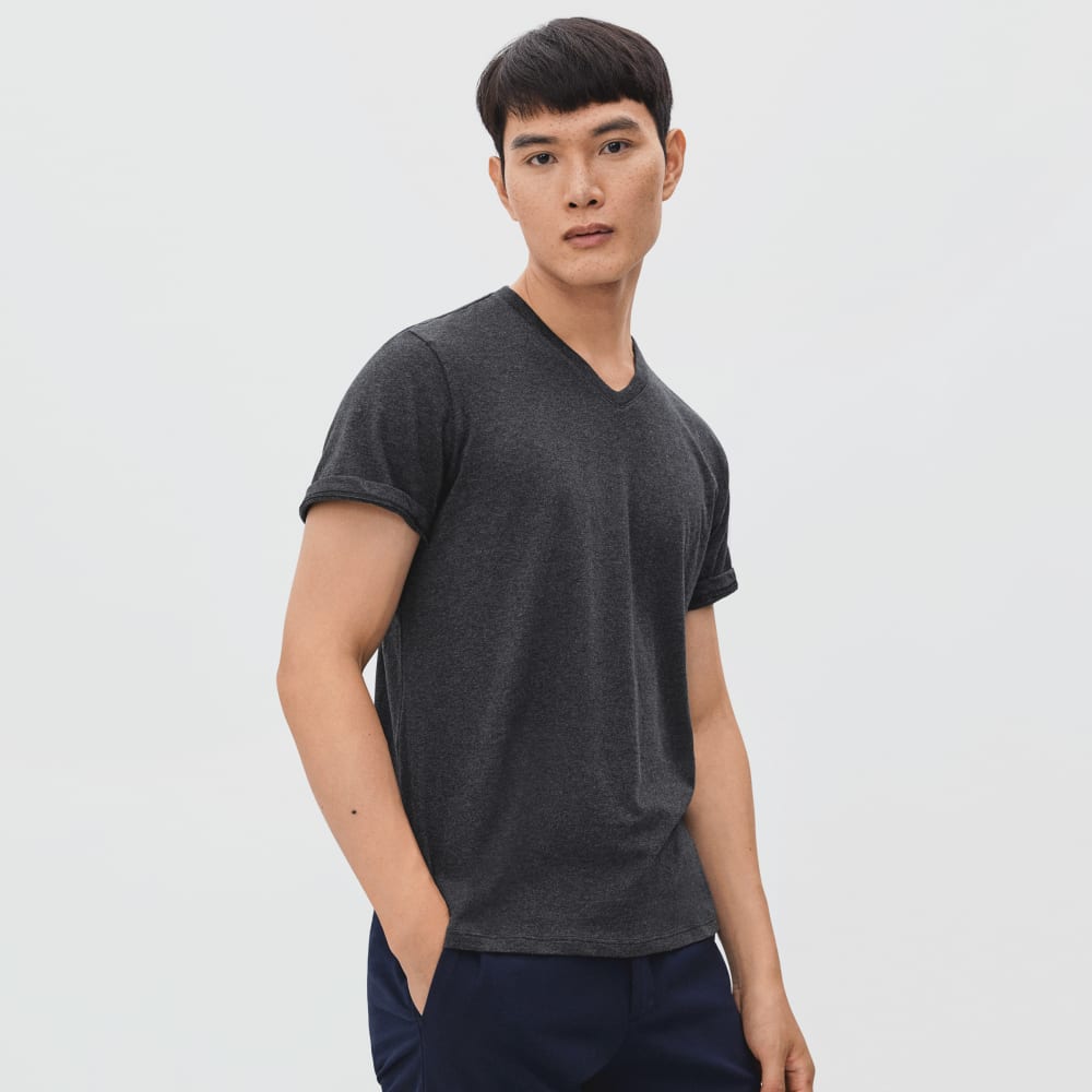 mens-organic-cotton-v-neck-tee-heather-charcoal | primary
