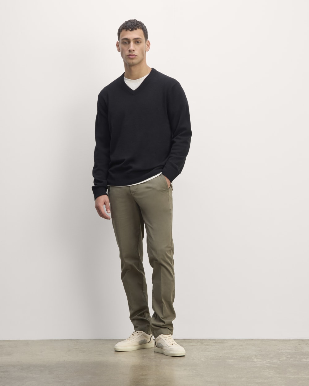 mens-cashmere-vneck-black | alt