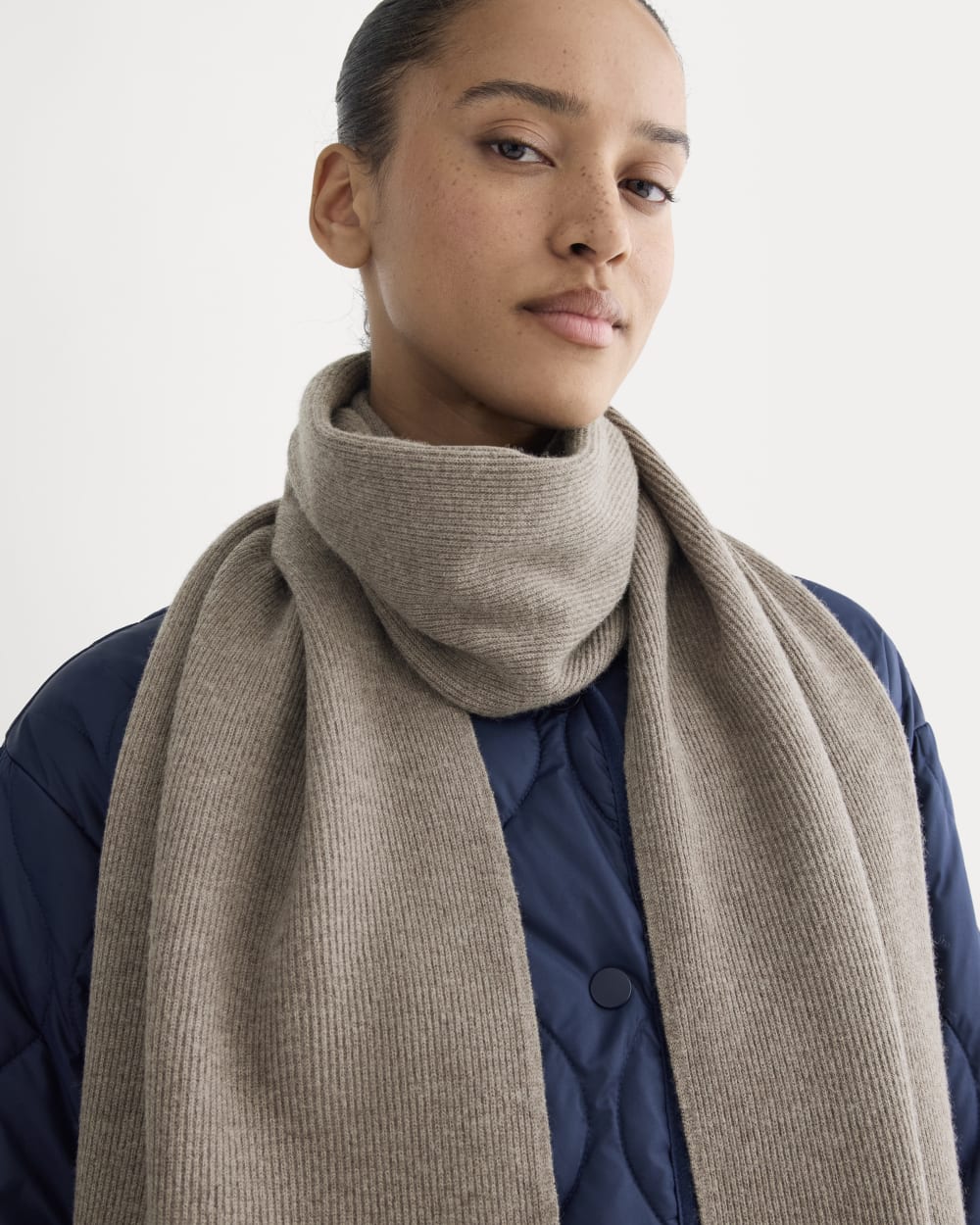 womens-gifting-scarf-taupe-melange | primary