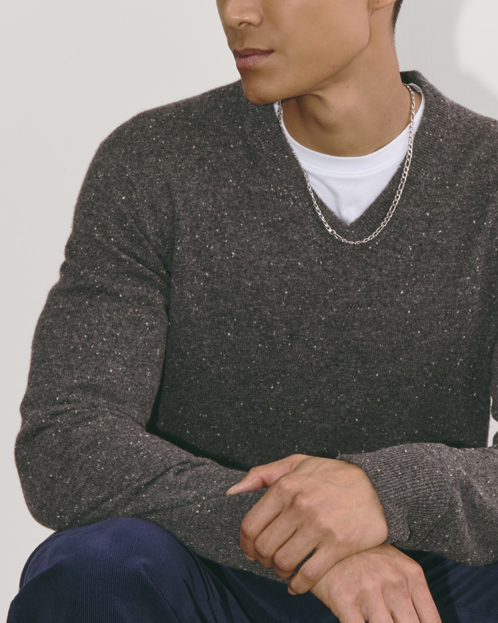 mens-cashmere-vneck-grey-donegal