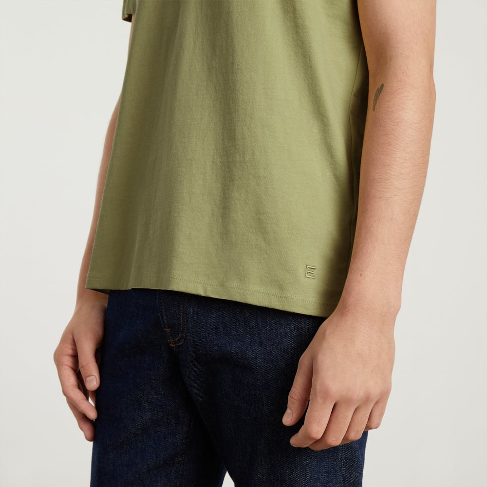 mens-organic-cotton-v-neck-tee-desert-palm