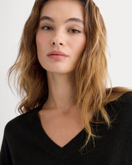 womens-cashmere-relaxed-v-neck-classic-black