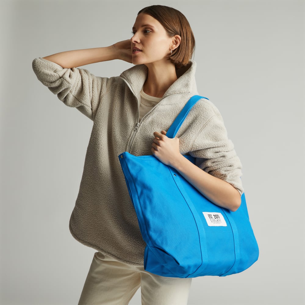 unisex-organic-canvas-weekender-brilliant-blue | alt