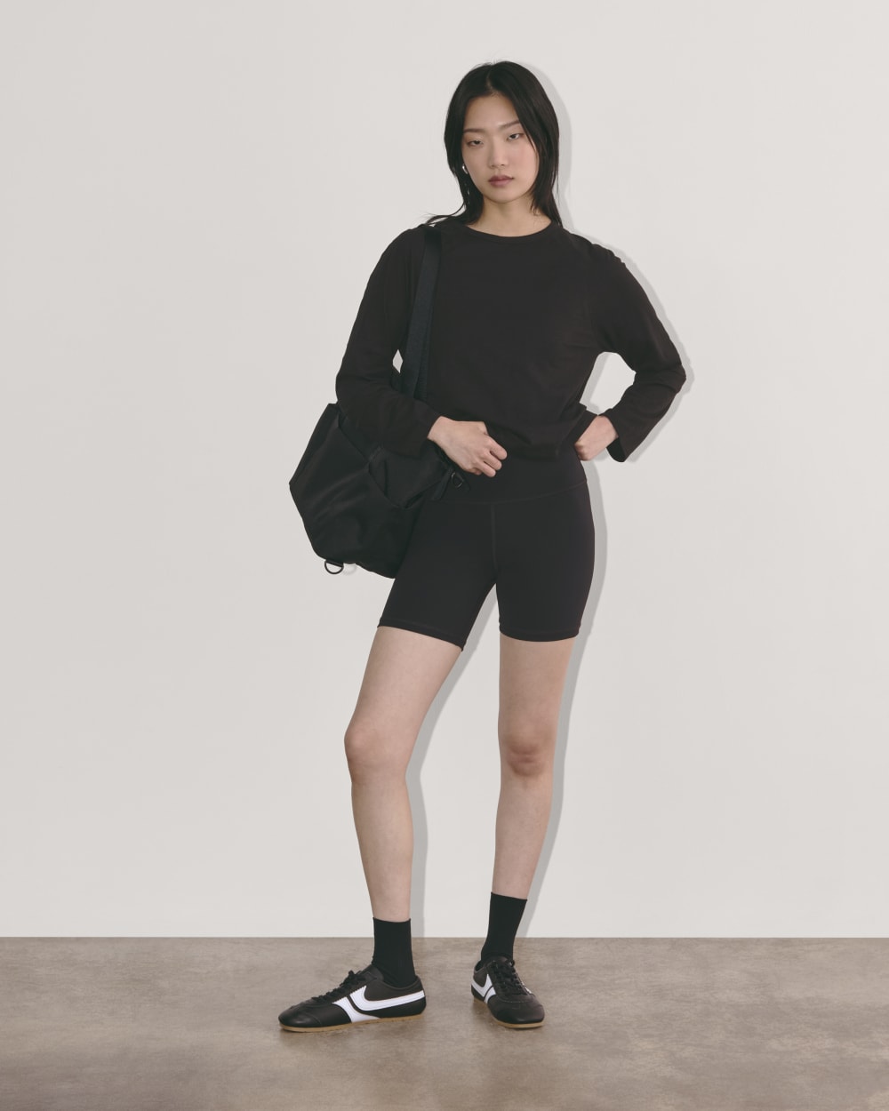 womens-perform-crew-tee-black