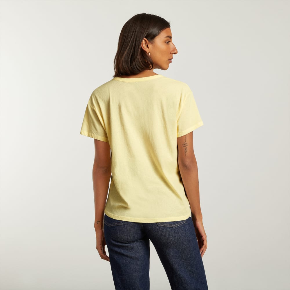 womens-air-scoop-neck-tee-pastel-yellow