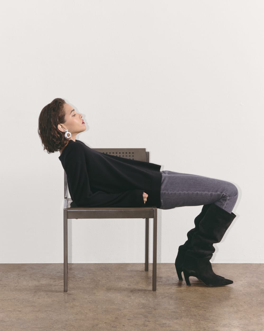 womens-cashmere-relaxed-v-neck-black