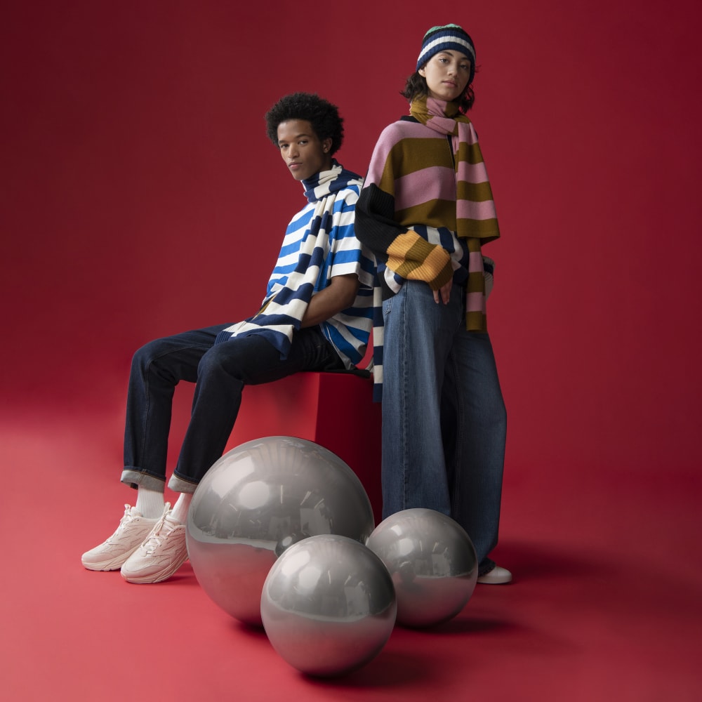 unisex-recashmere-scarf-tapenade-bubblegum