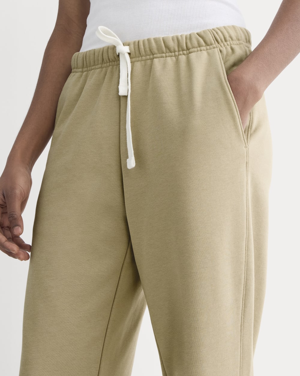 womens-off-duty-jogger-classic-khaki