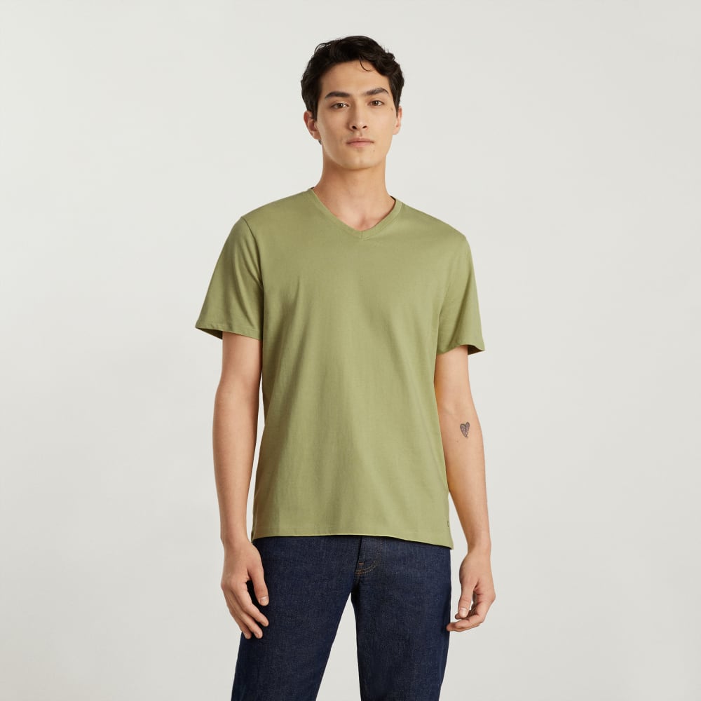 mens-organic-cotton-v-neck-tee-desert-palm | primary