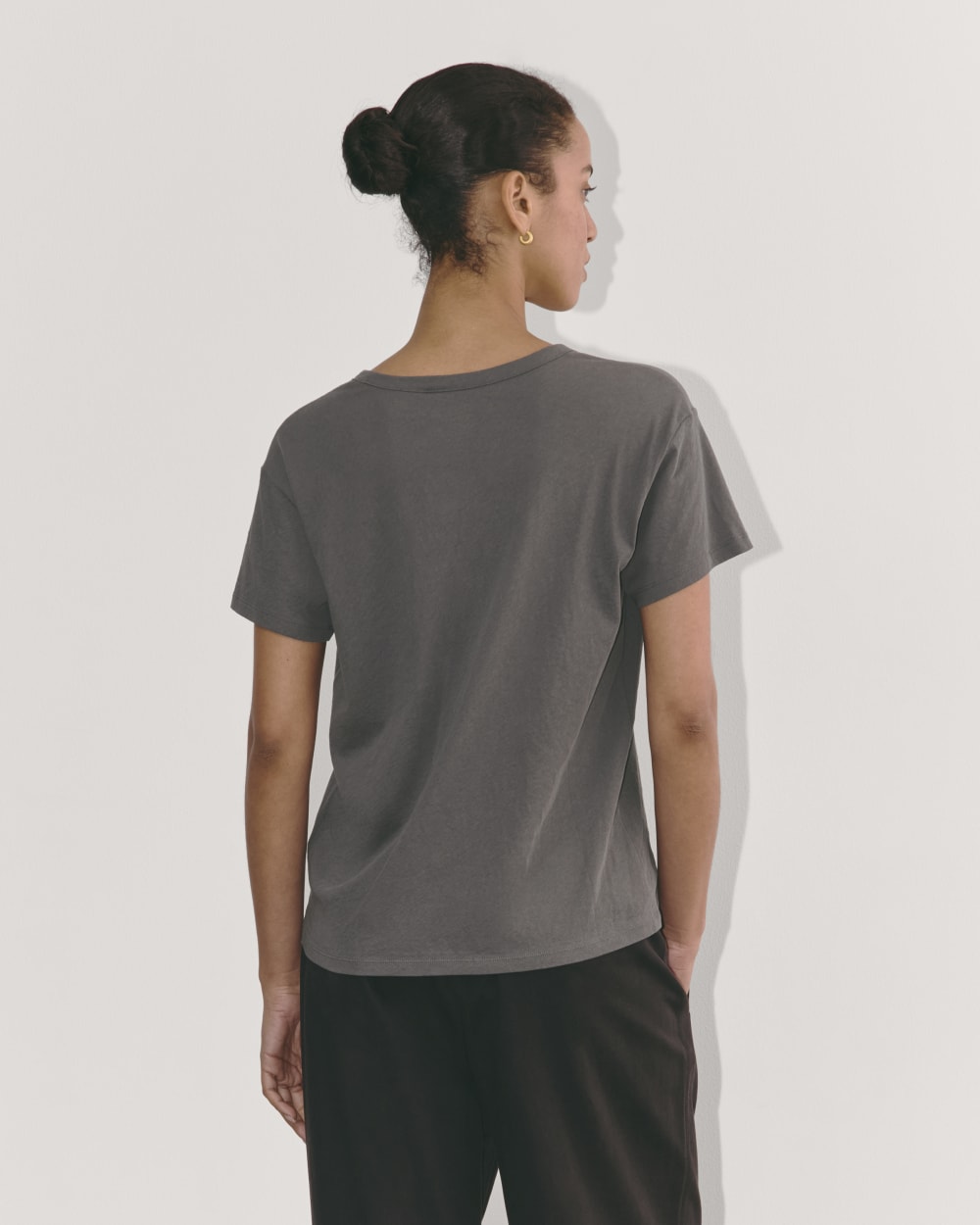 womens-air-scoop-neck-tee-graphite
