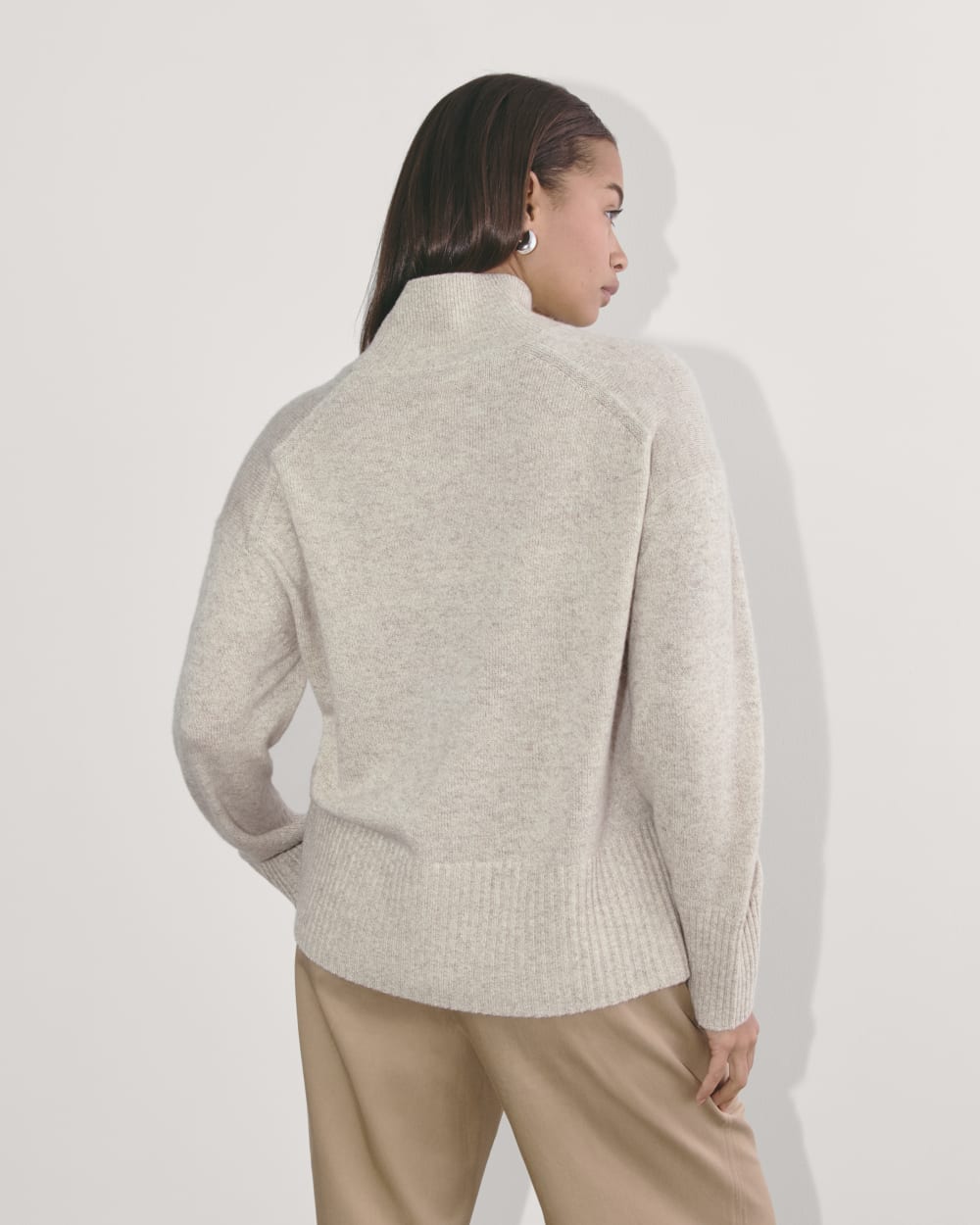 womens-cashmere-boxy-turtleneck-sweater-canvas