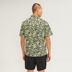 mens-poplin-short-sleeve-shirt-pale-yellow-tiger-stripe