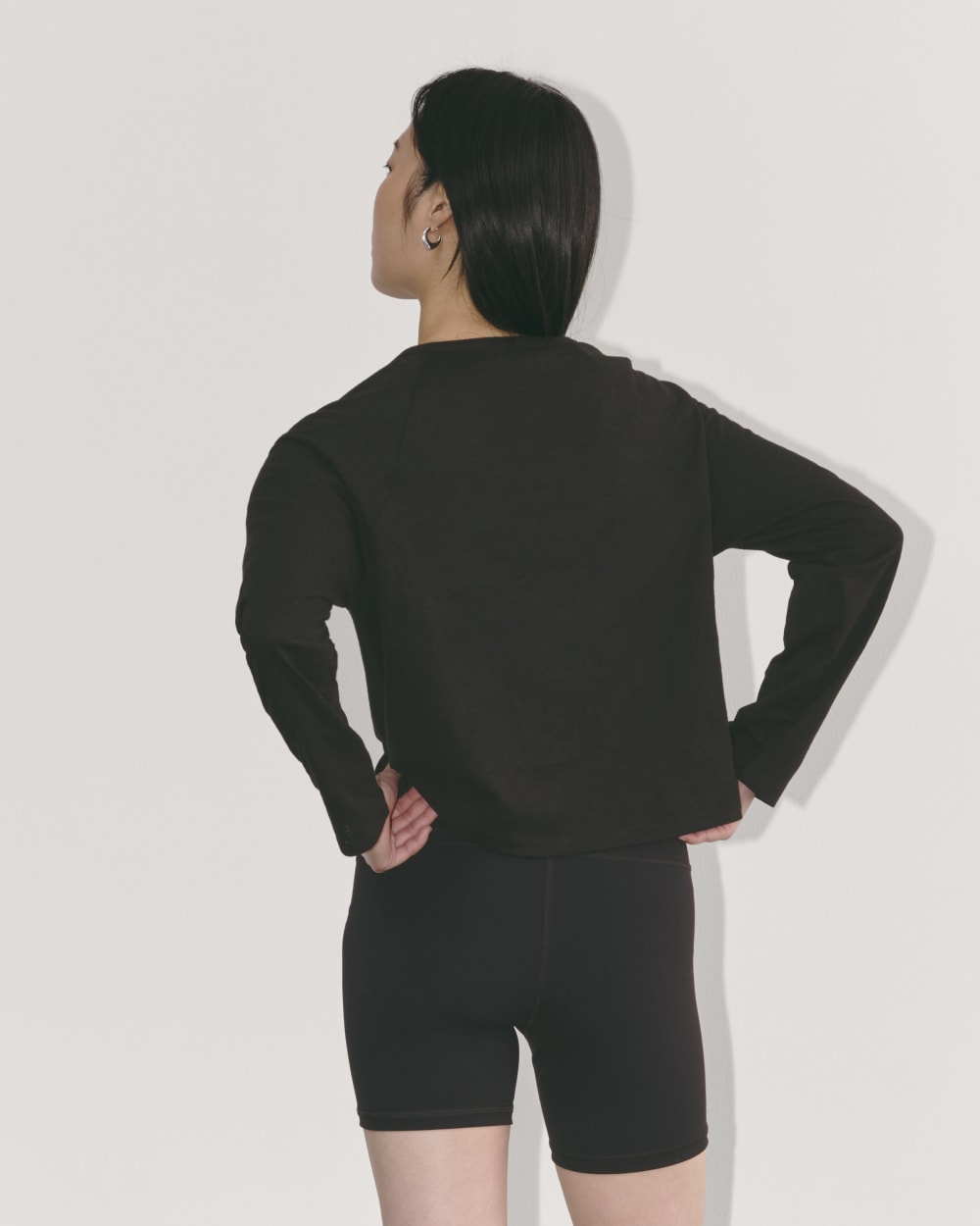 womens-perform-crew-tee-black