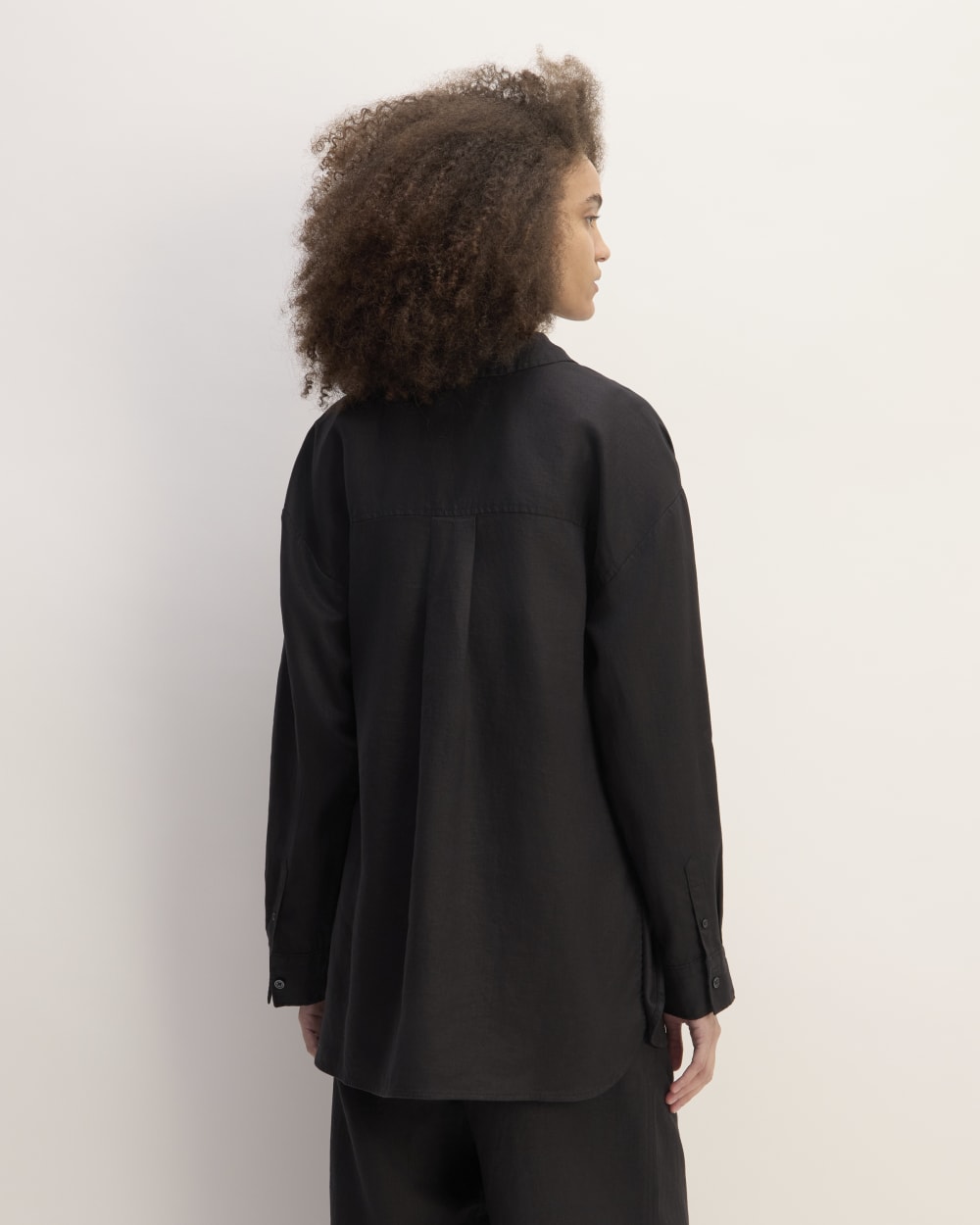 womens-linen-boyfriend-shirt-black