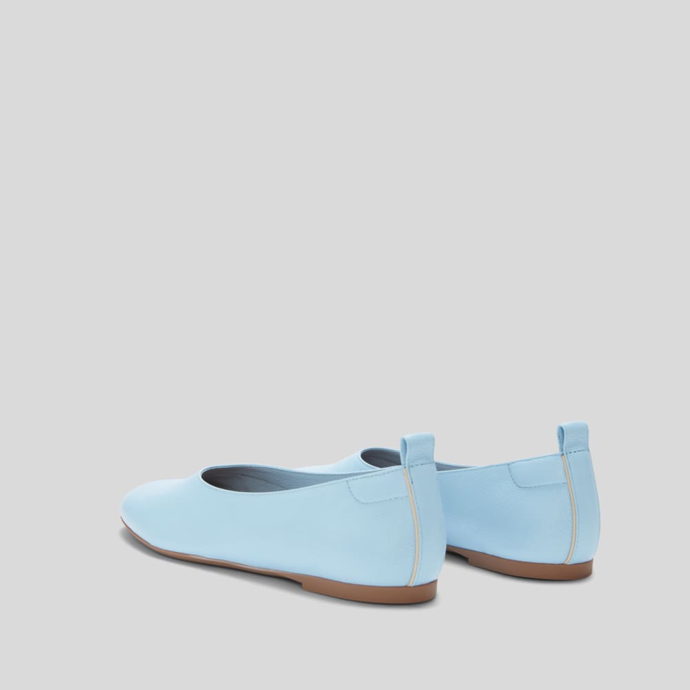 womens-day-glove-clear-sky-blue