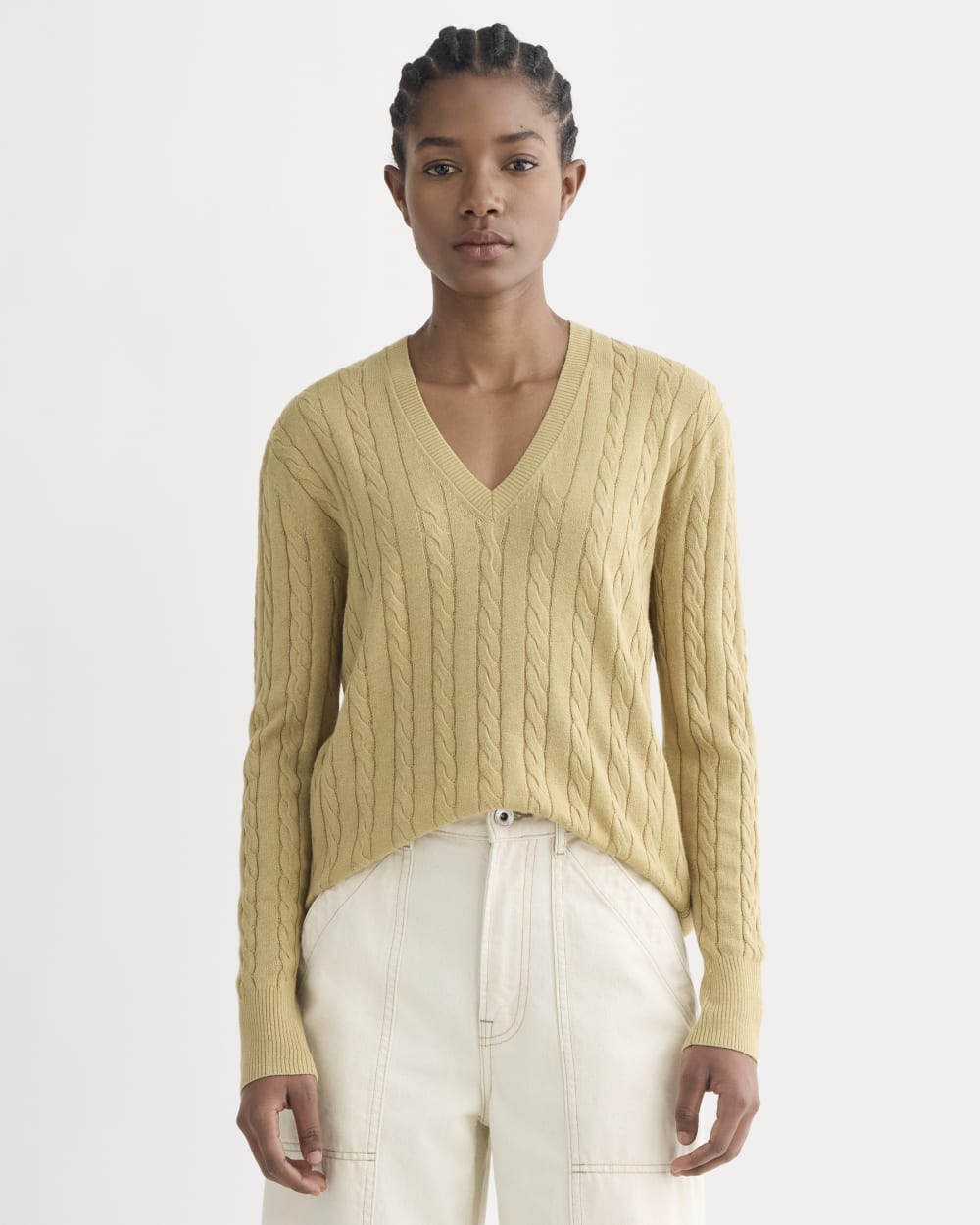 womens-cable-v-neck-in-cotton-cashmere-classic-khaki | primary