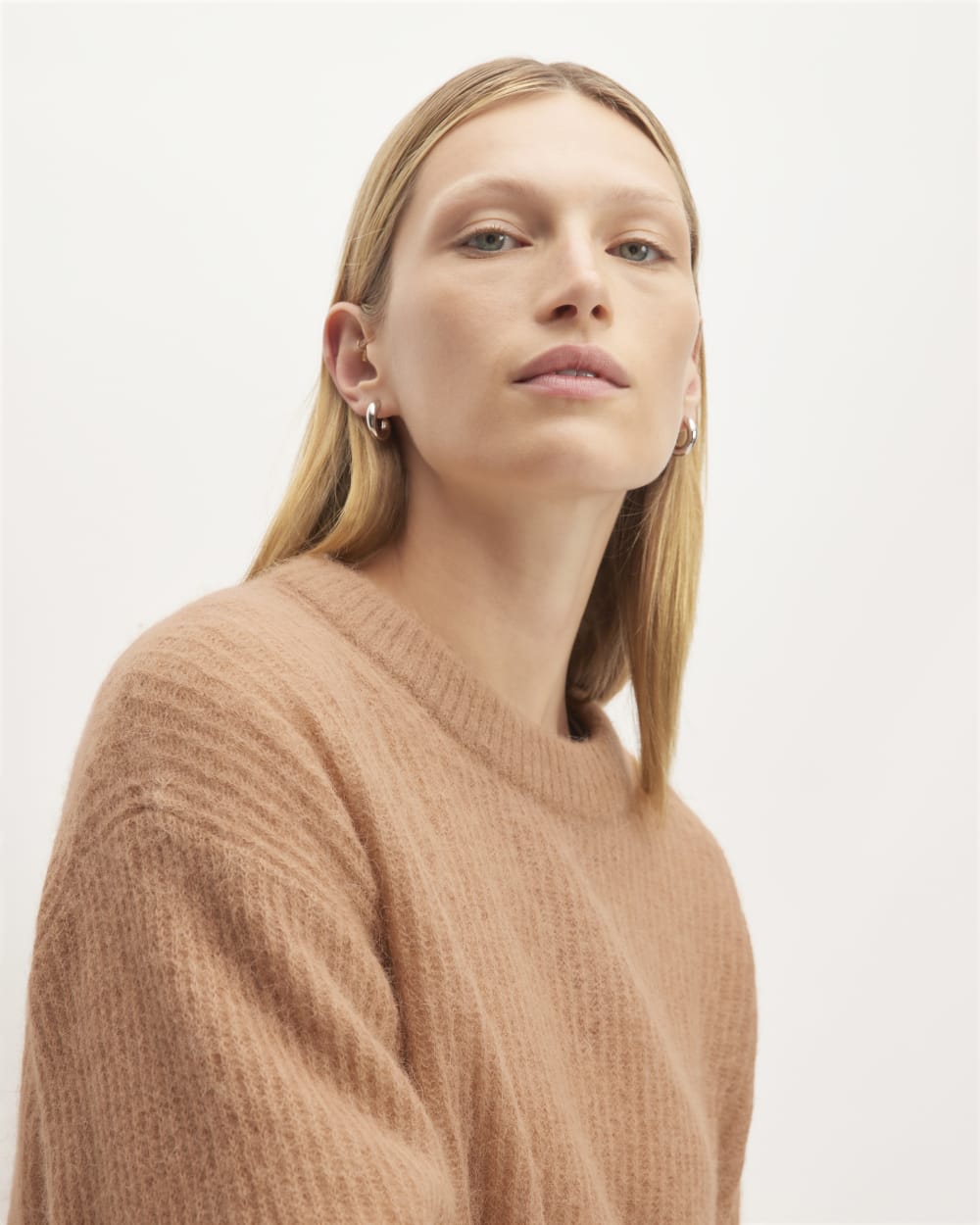 womens-alpaca-crew-taupe