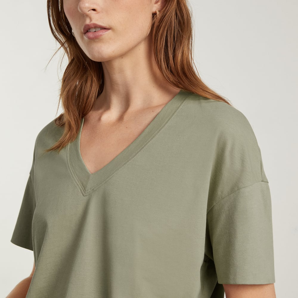 womens-organic-ctn-boxy-v-tee-reed