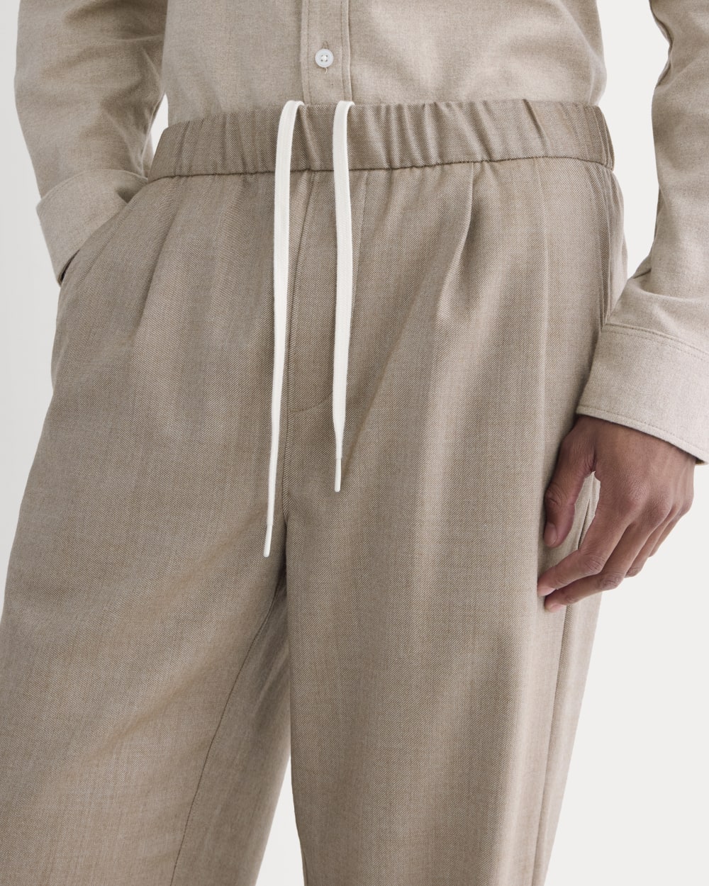 mens-pleated-trouser-tailor-twill-light-taupe